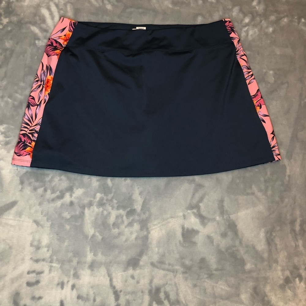 Tommy Bahama Golf Skort Grey with Tropical Side Print, Size XL - Picture 7 of 7